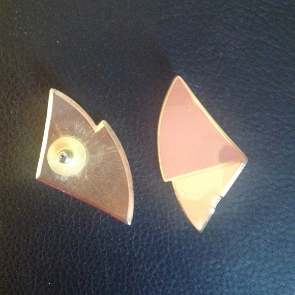 Post earrings .. gold metal trimmed bjc - 1 - Picture 2 of 3
